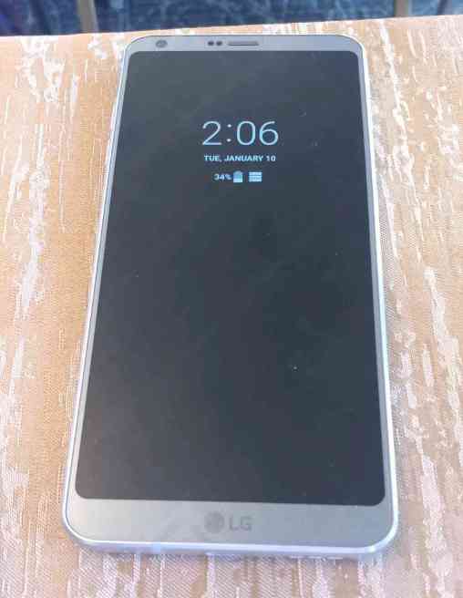 LG G6 from the front